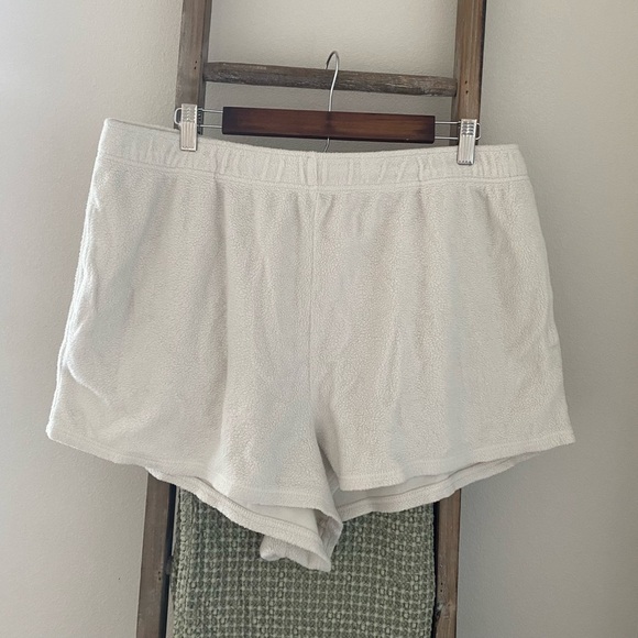 American Eagle - Reverse Fleece Short - Color: Cappuccino - Size XL - Picture 2 of 4